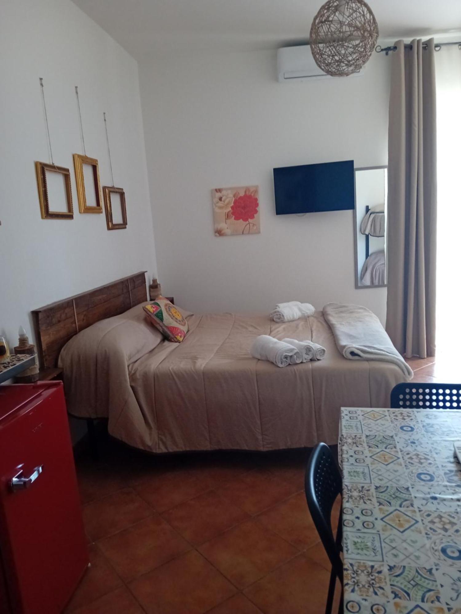 Bed & Breakfast Acquaviva Di Vullo Vincenzo Acquaviva Platani Pokoj fotografie